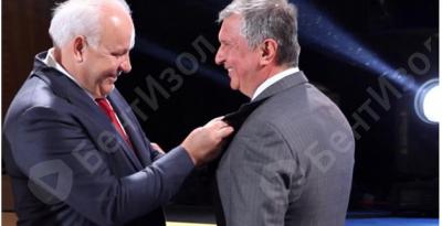 Глава "Роснефти" высоко оценил качество хакасского бентонита